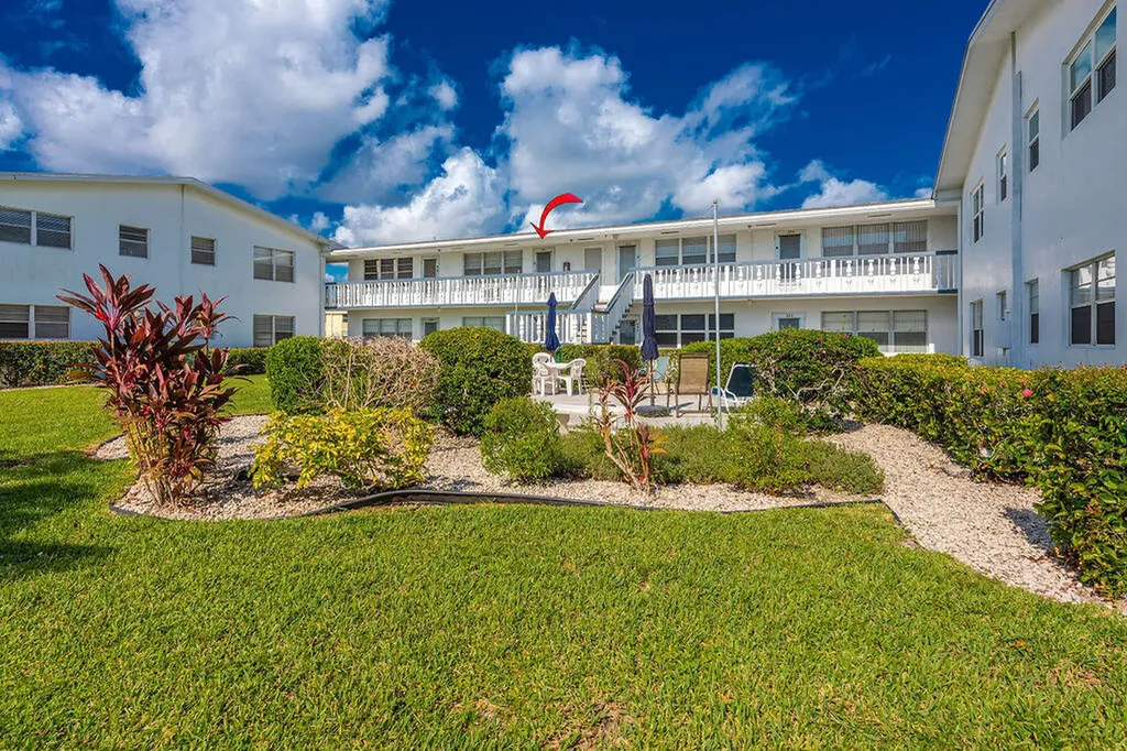 393 Windsor West Palm Beach FL 33417