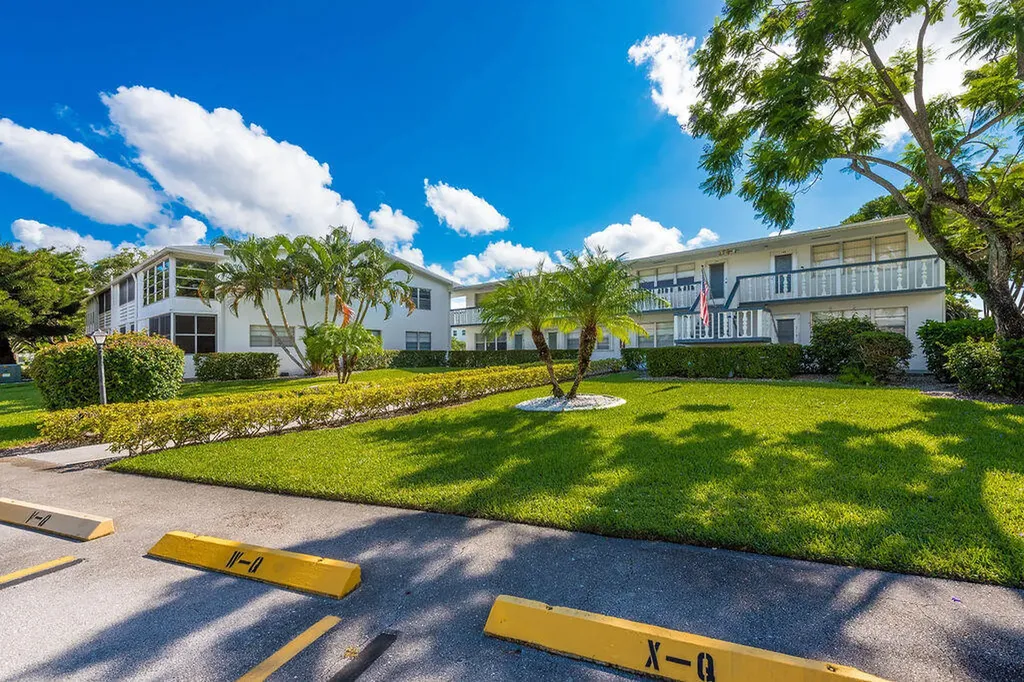 393 Windsor West Palm Beach FL 33417