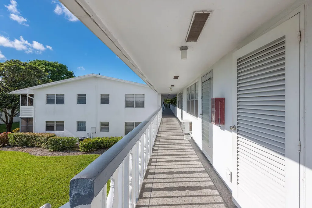 393 Windsor West Palm Beach FL 33417