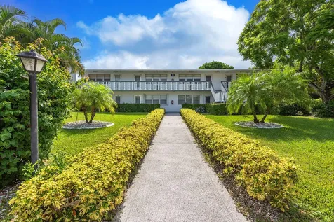 393 Windsor West Palm Beach FL 33417