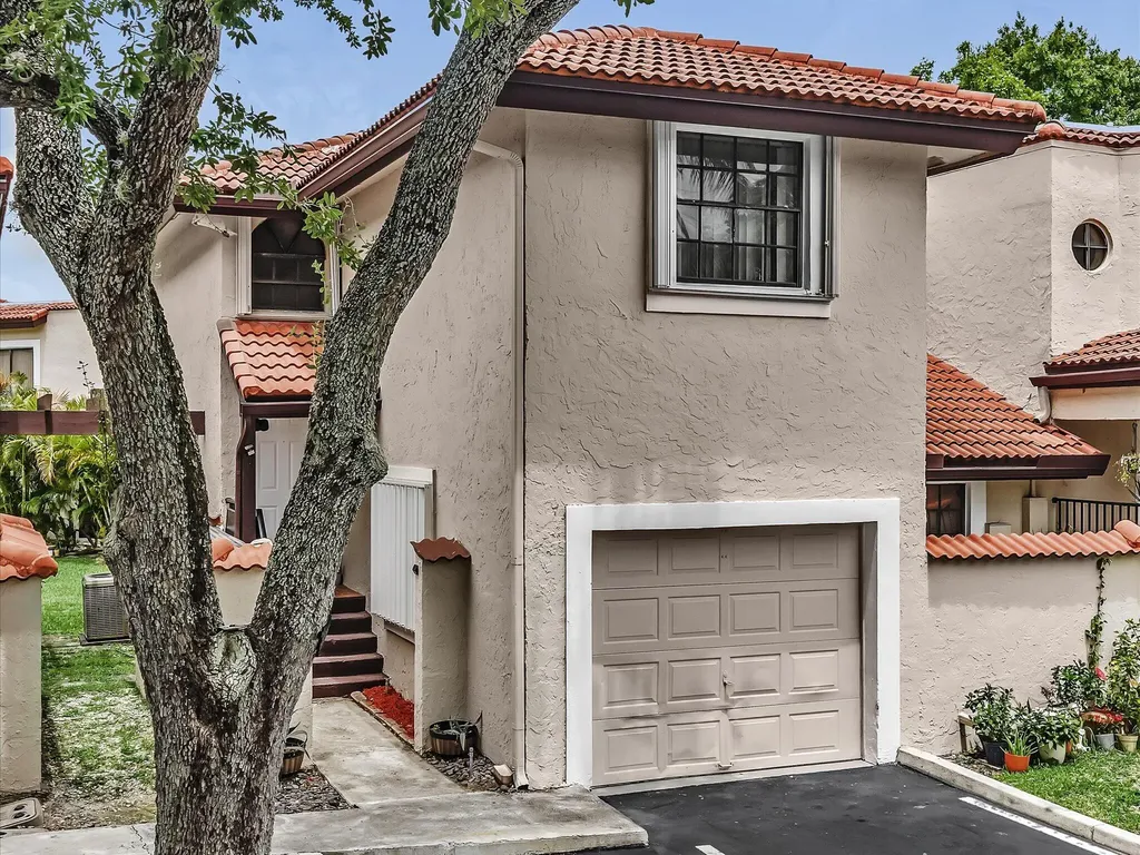 9001 W Sunrise Boulevard Plantation FL 33322