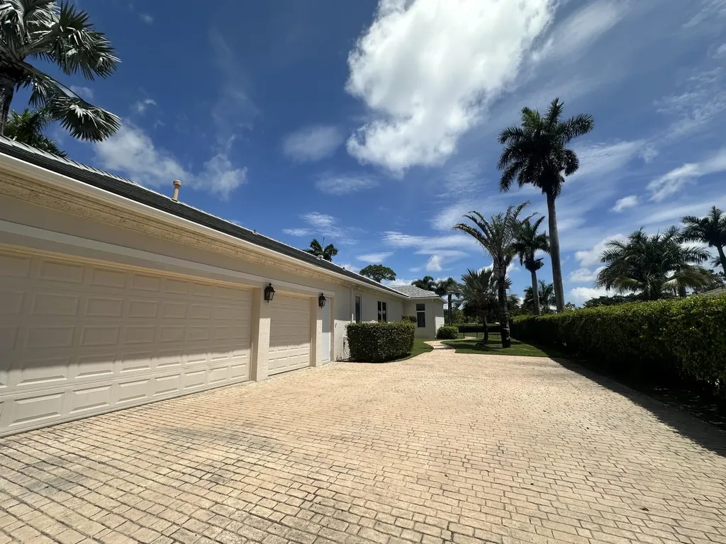 645 Atlantis Estates Way Atlantis FL 33462