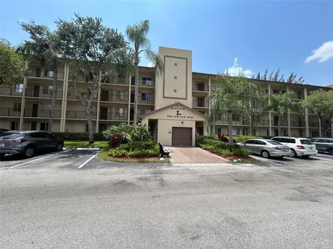 900 SW 142nd Avenue Pembroke Pines FL 33027