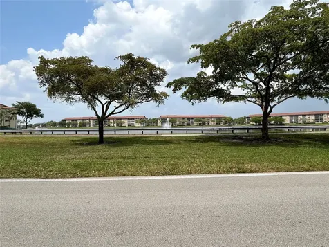 900 SW 142nd Avenue Pembroke Pines FL 33027