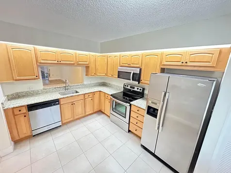 900 SW 142nd Avenue Pembroke Pines FL 33027