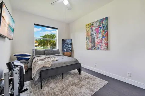 5005 NW 57th Terrace Coral Springs FL 33067