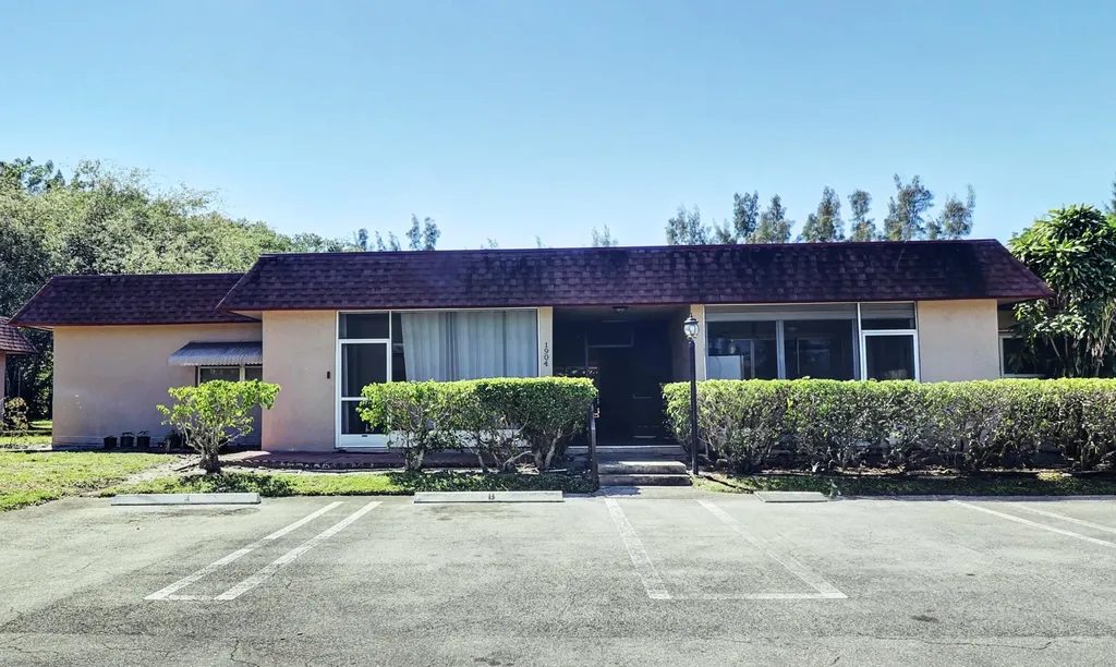 1904 Palmland Drive Boynton Beach FL 33436