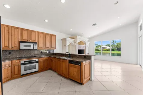 13215 Alhambra Lake Circle Delray Beach FL 33446