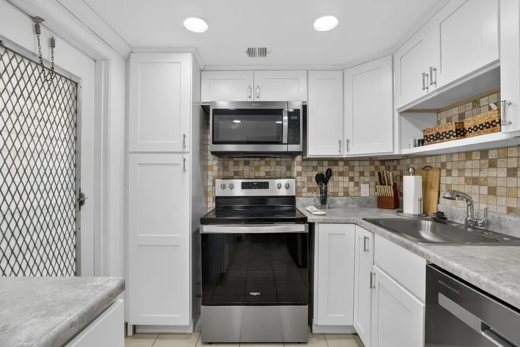 3150 N Palm Aire Drive Pompano Beach FL 33069