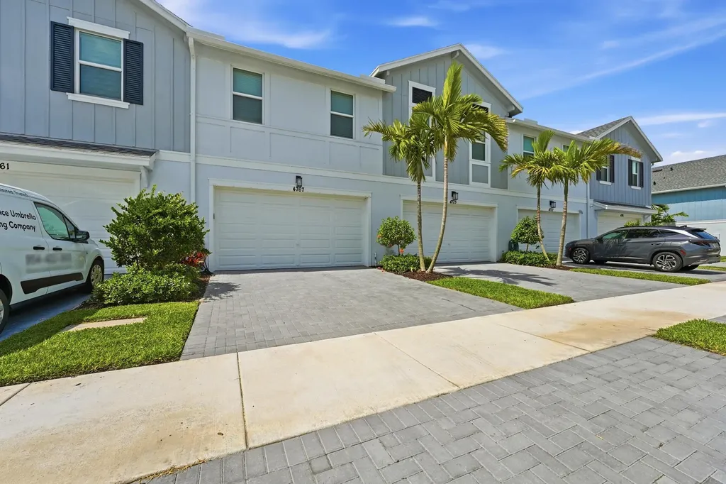 4767 N Longwood Lake Square Westlake FL 33470