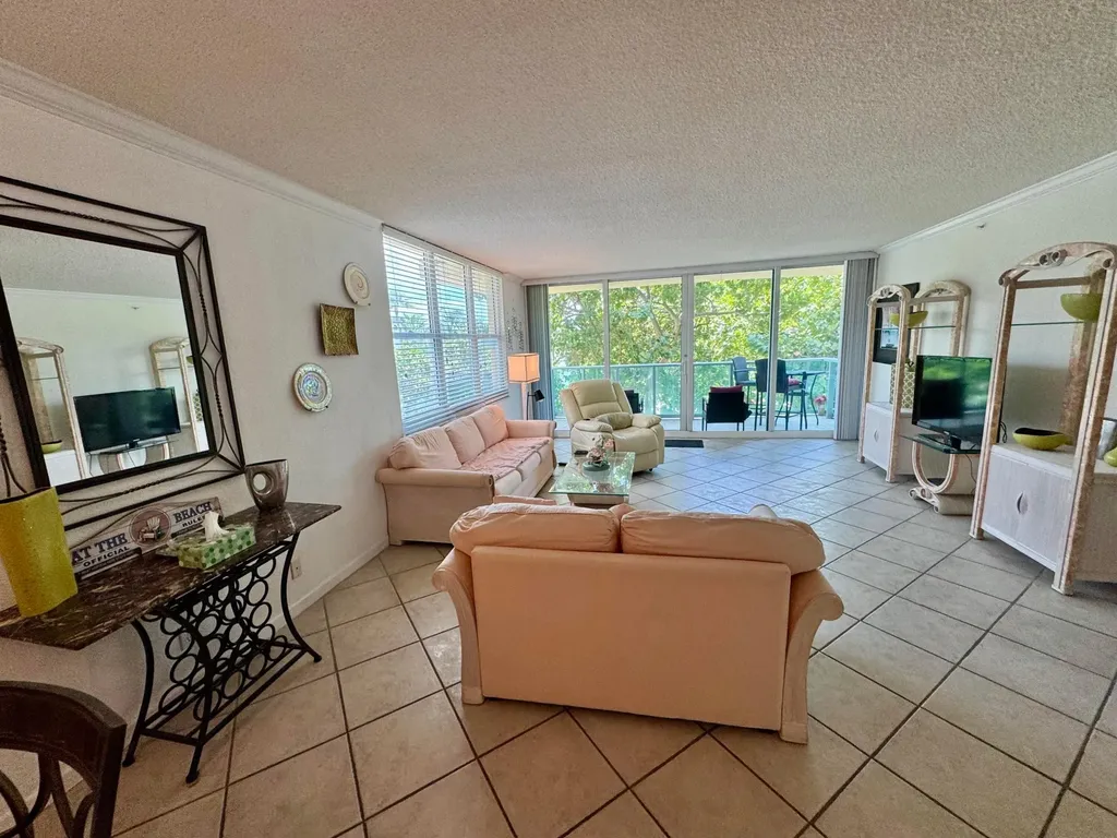 2501 S Ocean Drive Hollywood FL 33019