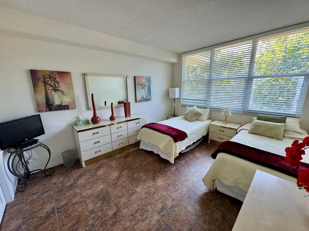 2501 S Ocean Drive Hollywood FL 33019