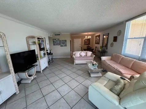 2501 S Ocean Drive Hollywood FL 33019