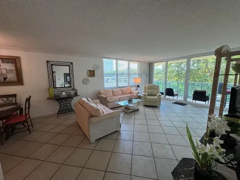 2501 S Ocean Drive Hollywood FL 33019