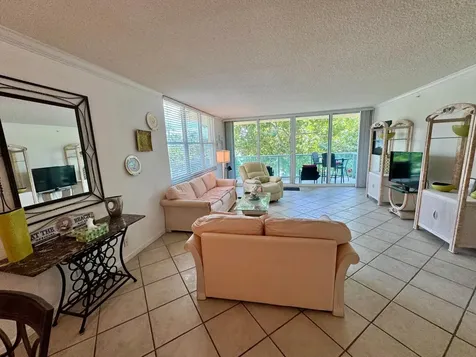 2501 S Ocean Drive Hollywood FL 33019