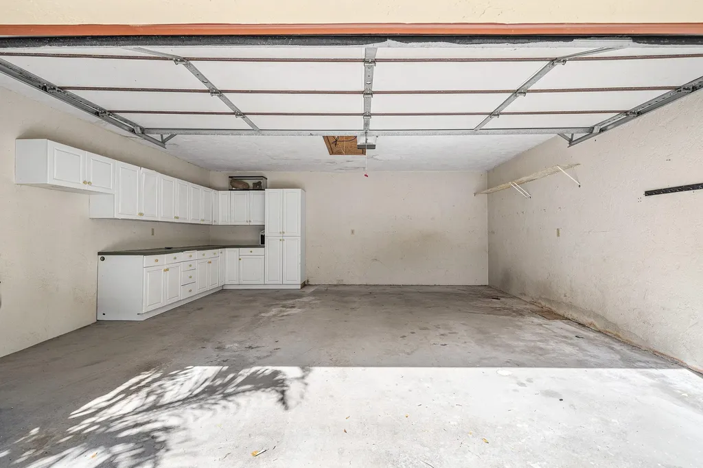 16 Via Lago Boynton Beach FL 33435