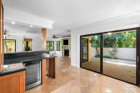 16 Via Lago Boynton Beach FL 33435