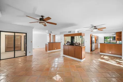 16 Via Lago Boynton Beach FL 33435