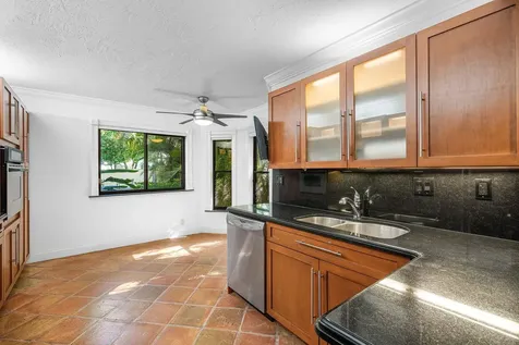 16 Via Lago Boynton Beach FL 33435