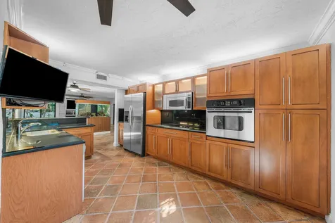 16 Via Lago Boynton Beach FL 33435