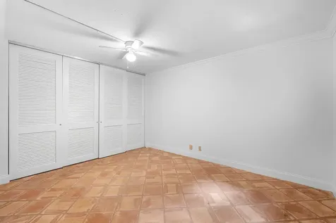 16 Via Lago Boynton Beach FL 33435