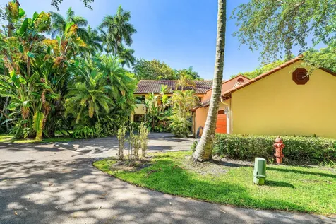 16 Via Lago Boynton Beach FL 33435