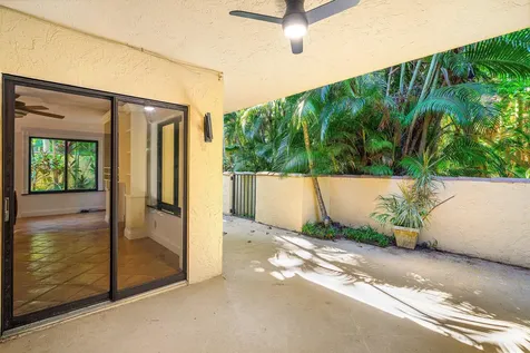 16 Via Lago Boynton Beach FL 33435