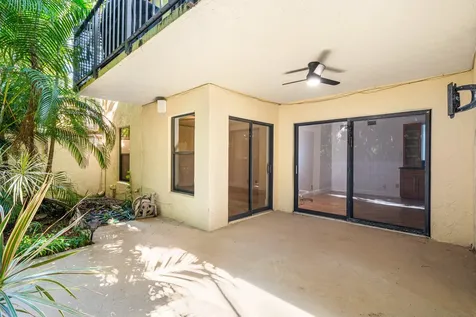 16 Via Lago Boynton Beach FL 33435
