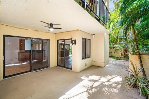 16 Via Lago Boynton Beach FL 33435