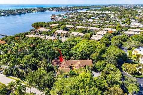 16 Via Lago Boynton Beach FL 33435