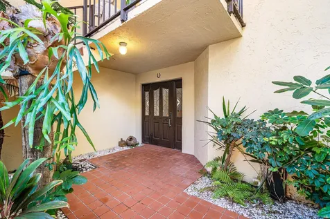 16 Via Lago Boynton Beach FL 33435