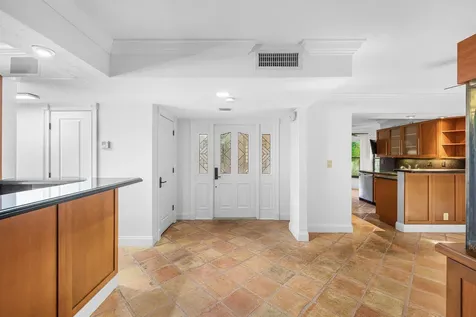 16 Via Lago Boynton Beach FL 33435