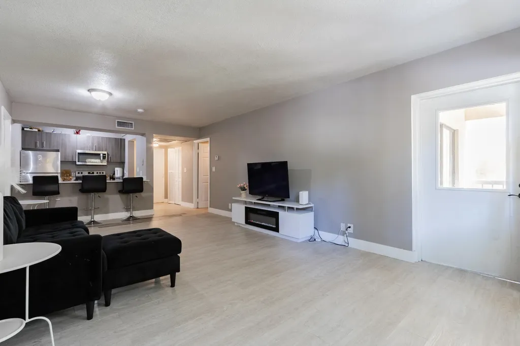 8100 Geneva Court Doral FL 33166