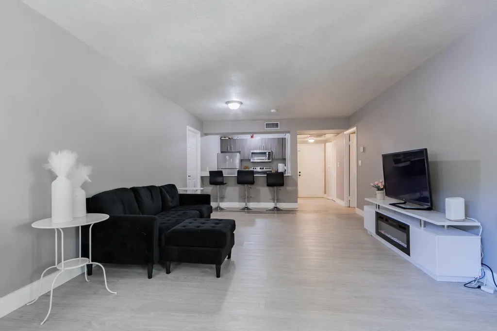 8100 Geneva Court Doral FL 33166