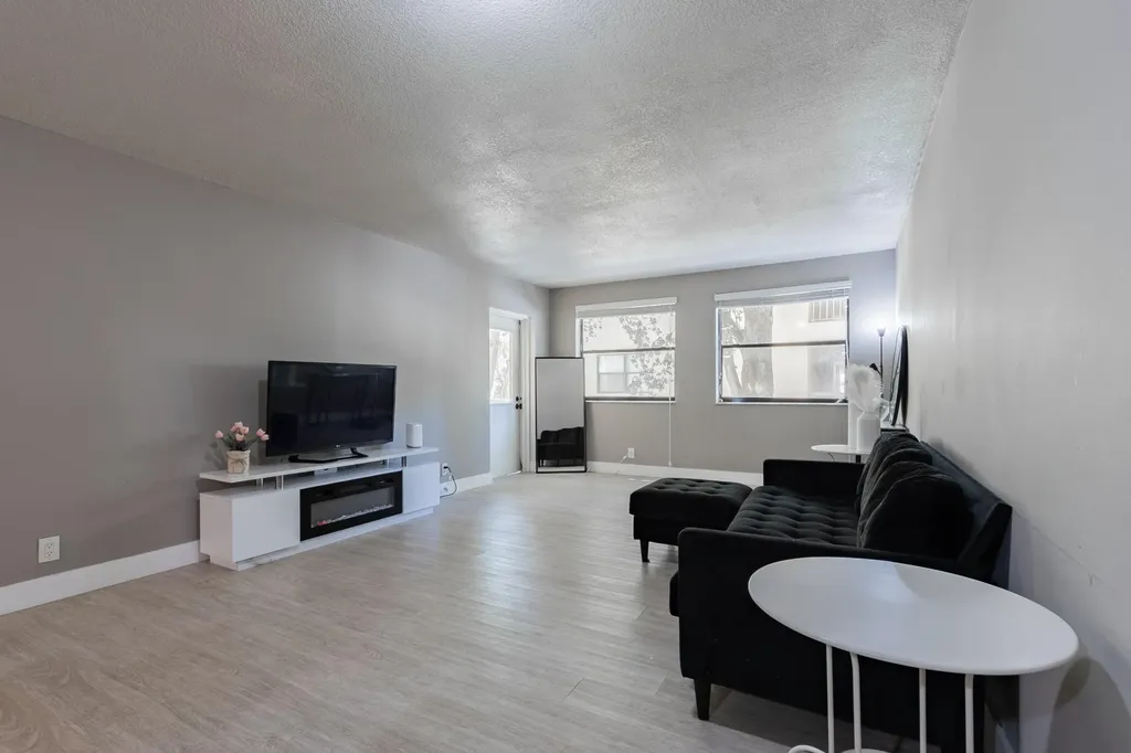 8100 Geneva Court Doral FL 33166