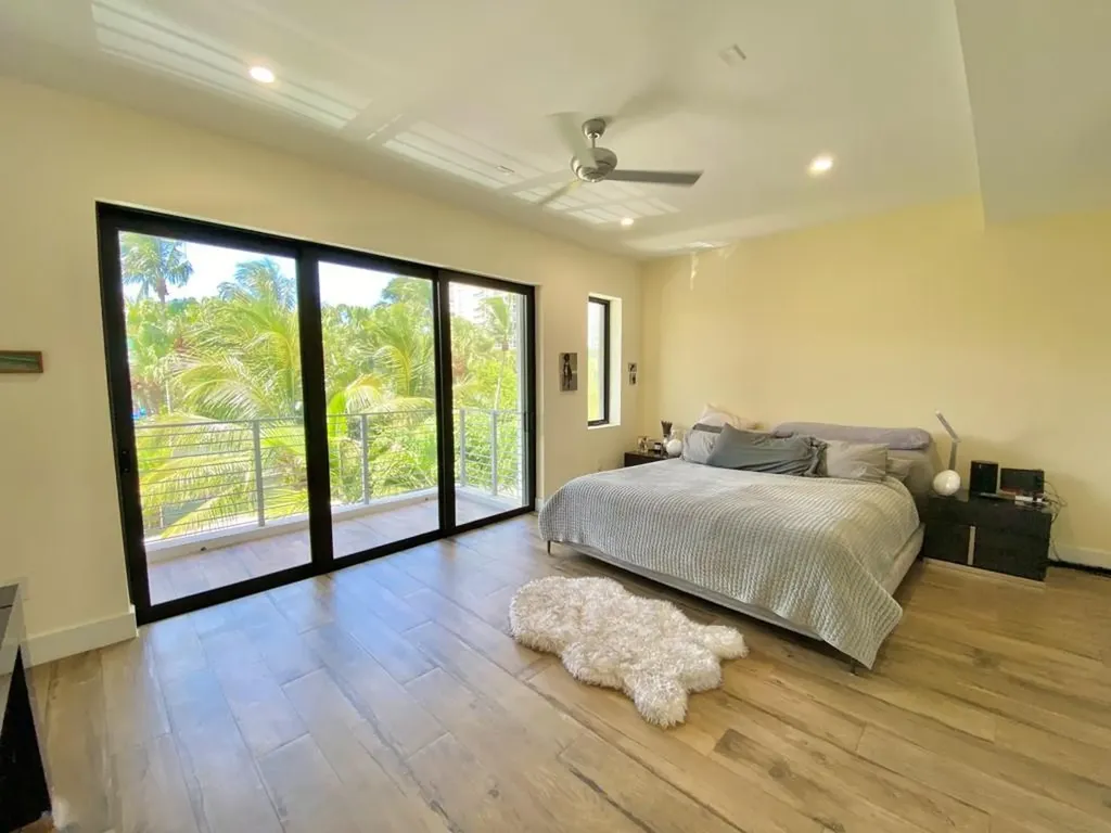 348 Balboa Street Hollywood FL 33019
