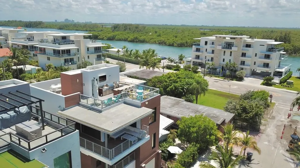 348 Balboa Street Hollywood FL 33019