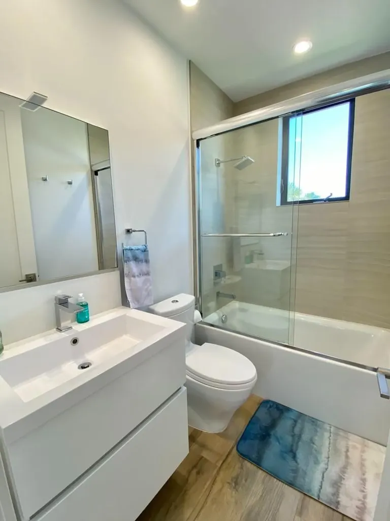 348 Balboa Street Hollywood FL 33019