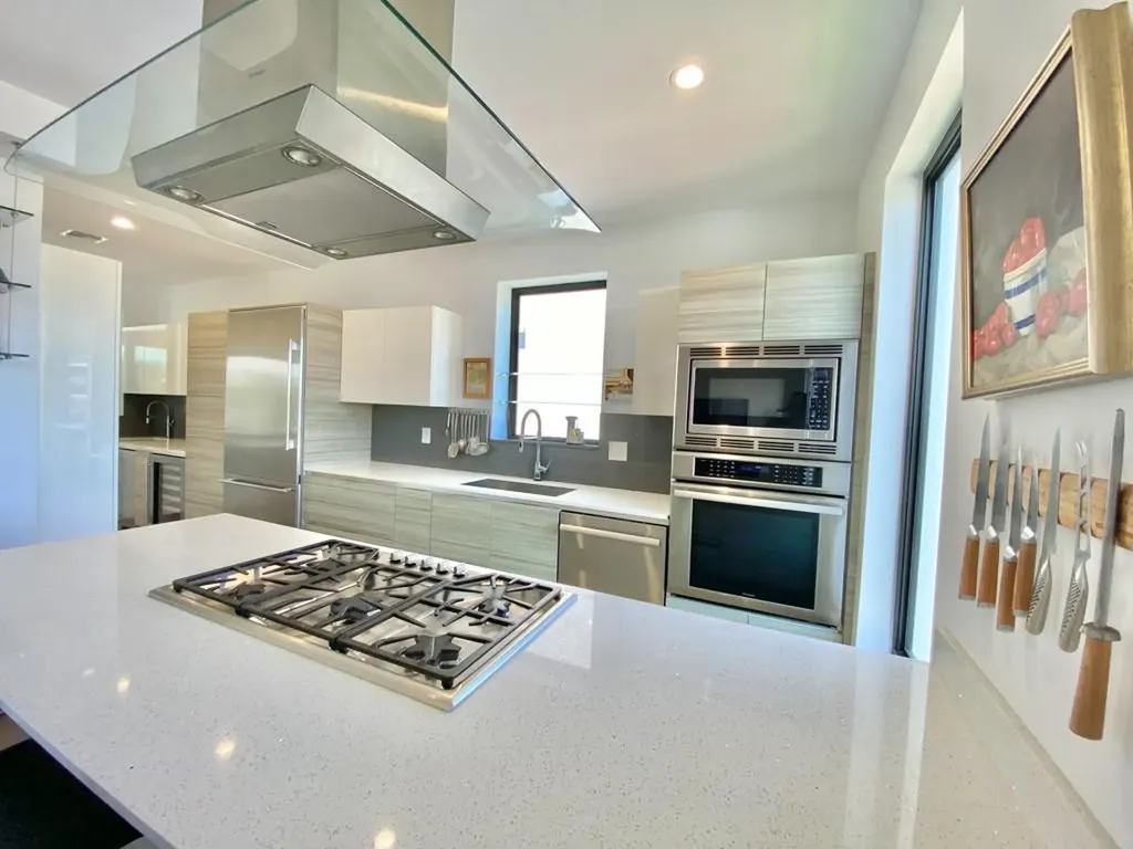 348 Balboa Street Hollywood FL 33019
