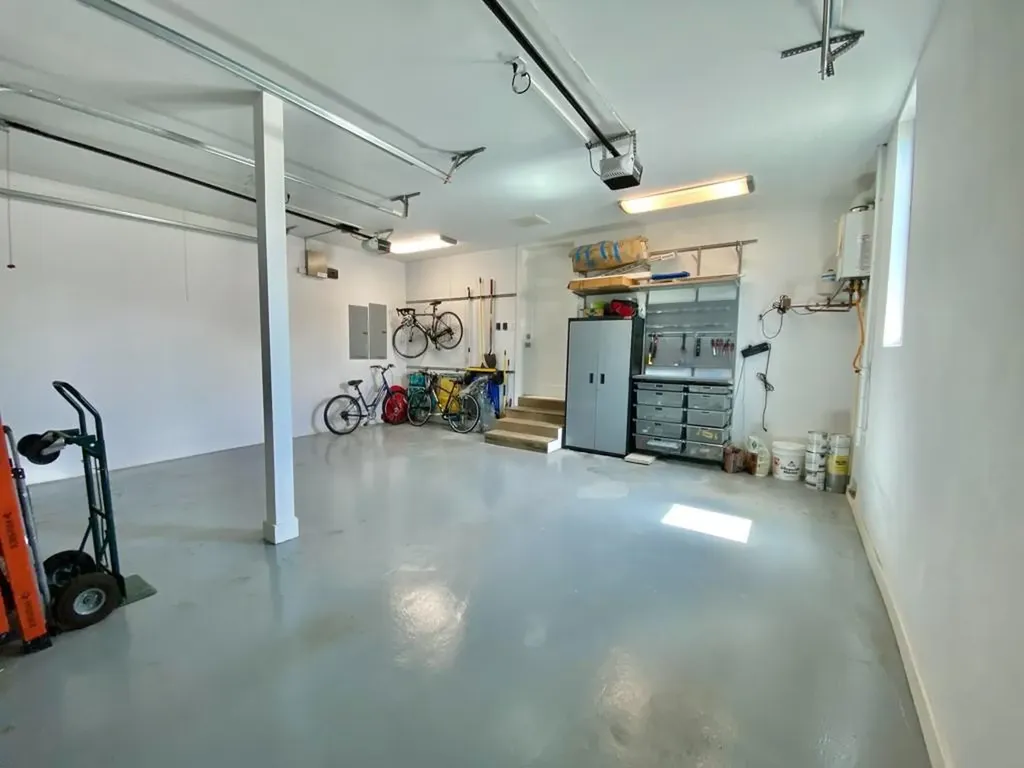 348 Balboa Street Hollywood FL 33019