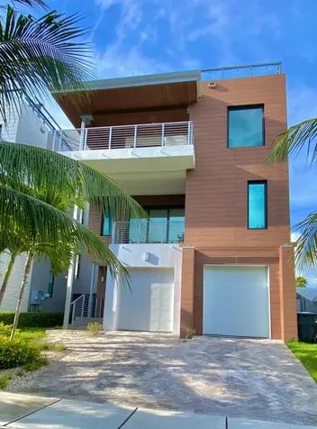 348 Balboa Street Hollywood FL 33019