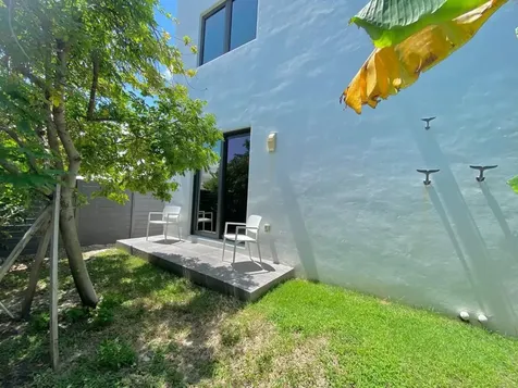 348 Balboa Street Hollywood FL 33019