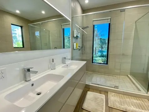 348 Balboa Street Hollywood FL 33019