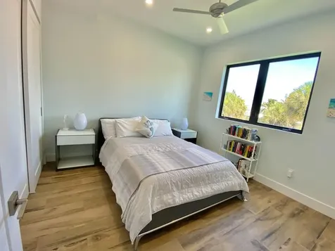 348 Balboa Street Hollywood FL 33019