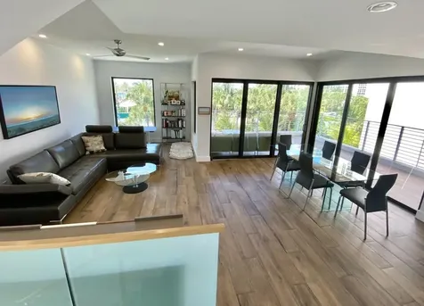 348 Balboa Street Hollywood FL 33019