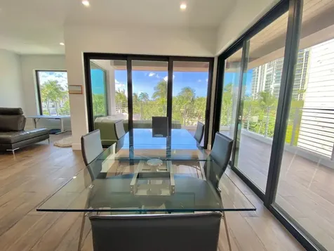 348 Balboa Street Hollywood FL 33019