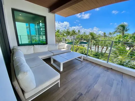 348 Balboa Street Hollywood FL 33019