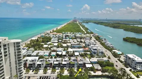 348 Balboa Street Hollywood FL 33019