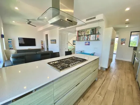 348 Balboa Street Hollywood FL 33019