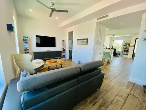 348 Balboa Street Hollywood FL 33019